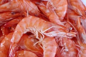 Devein | Deveined prawns | Deveining