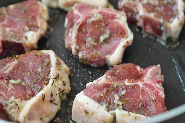 What is lamb? lamb meat cuts and cooking time for roast lamb