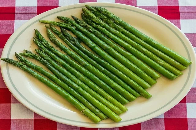 Plate of blanched asparagus