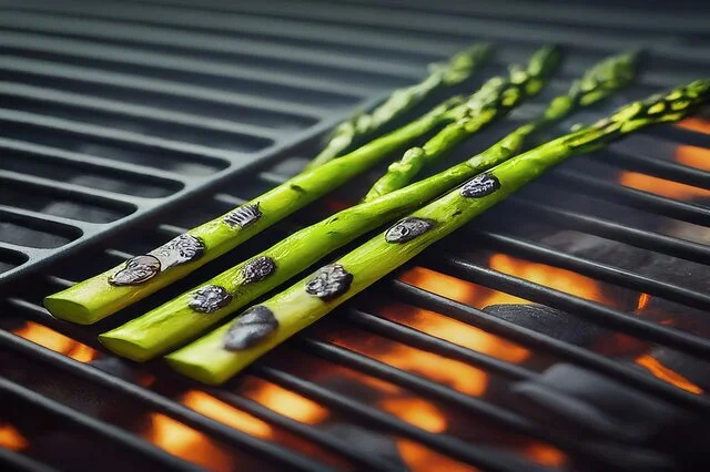 grilled asparagus on grill grate